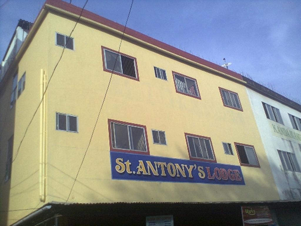 St. Antonys Lodge Kochi Esterno foto
