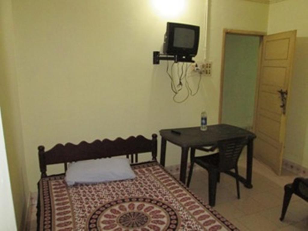 St. Antonys Lodge Kochi Esterno foto