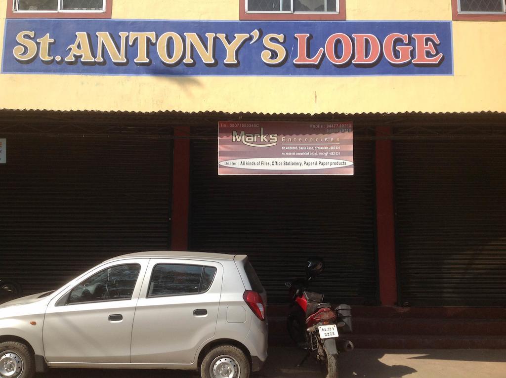 St. Antonys Lodge Kochi Esterno foto