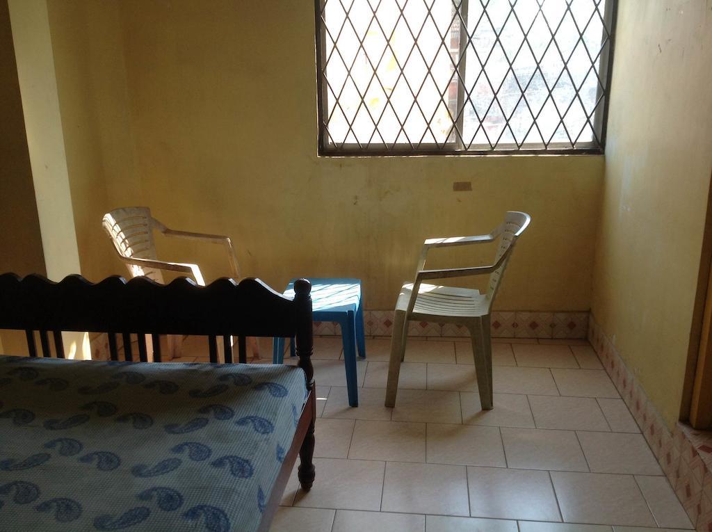 St. Antonys Lodge Kochi Esterno foto