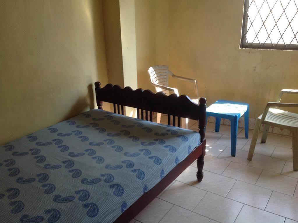 St. Antonys Lodge Kochi Esterno foto