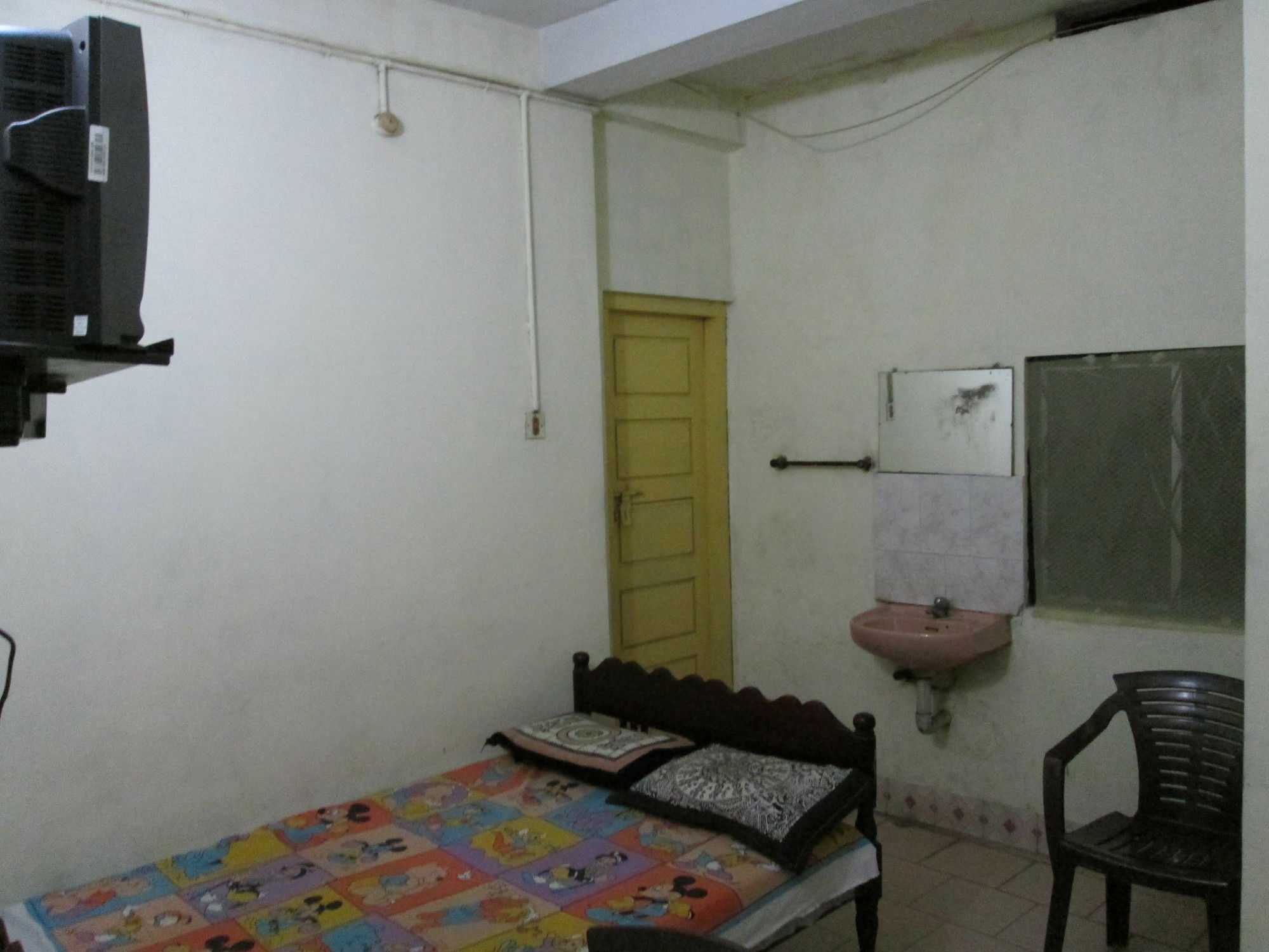 St. Antonys Lodge Kochi Esterno foto