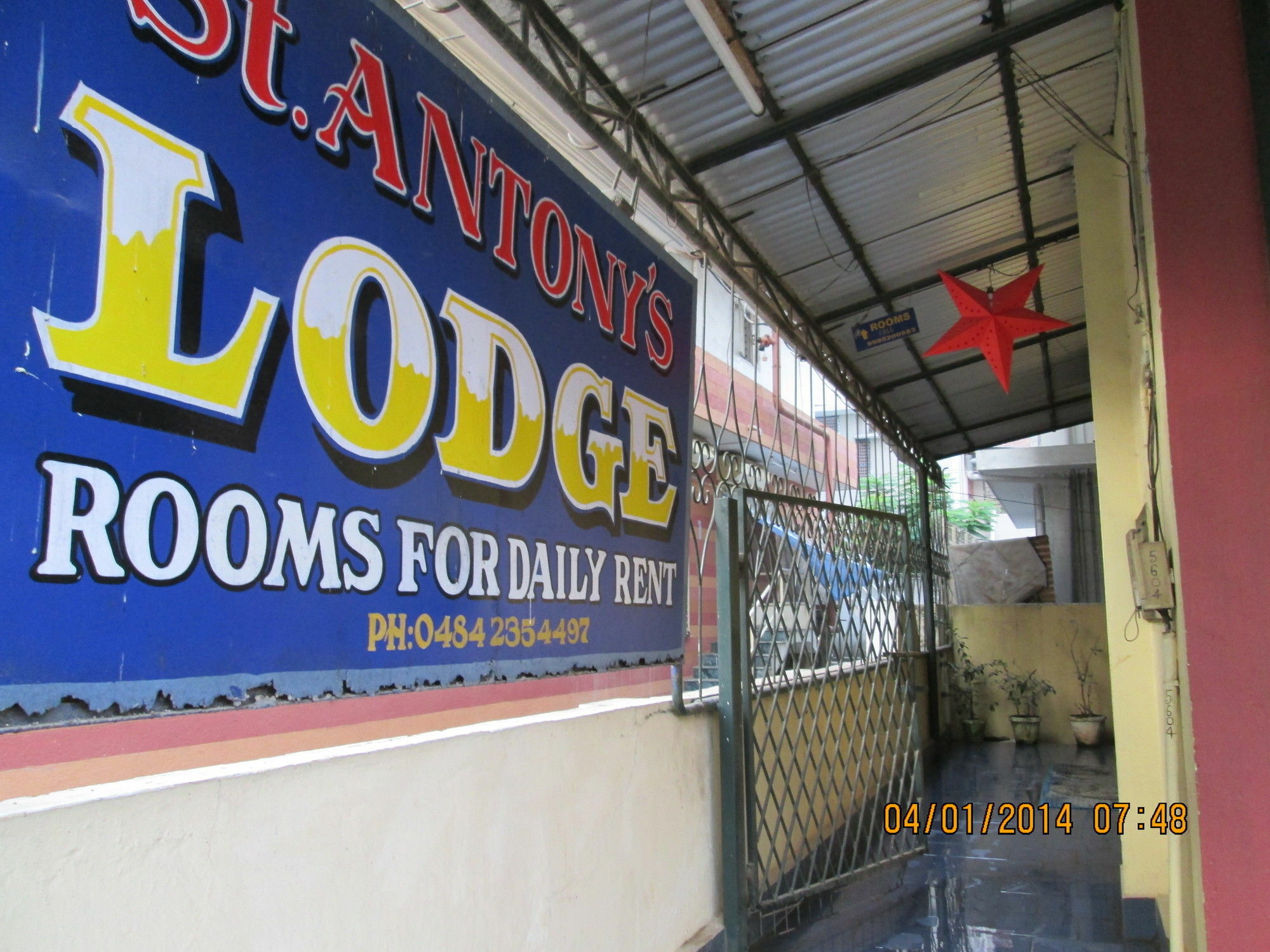 St. Antonys Lodge Kochi Esterno foto