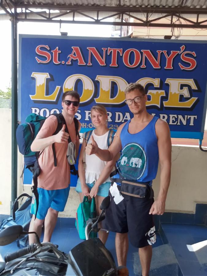 St. Antonys Lodge Kochi Esterno foto